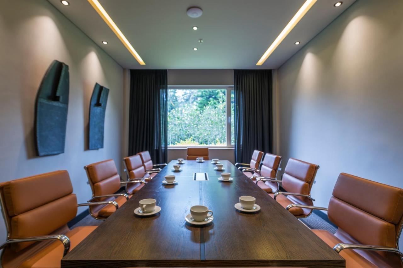Movich Hotel Las Lomas Rionegro Exterior photo The boardroom at the Royal Society